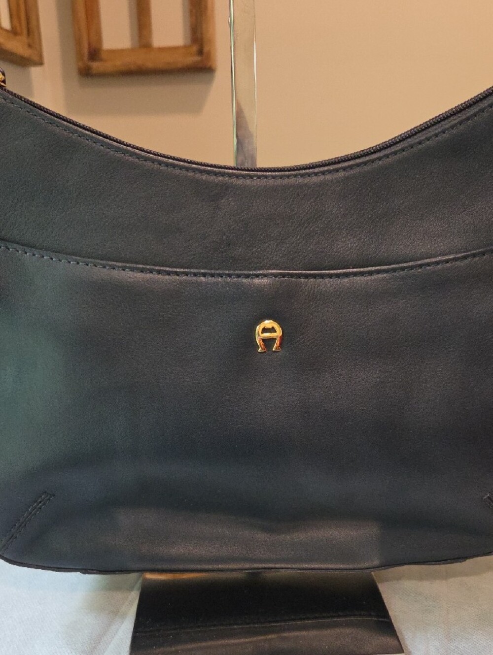 Etienne Aigner Navy Vintage Leather Shoulder Bag with Gold Accent - Picture 3 of 13